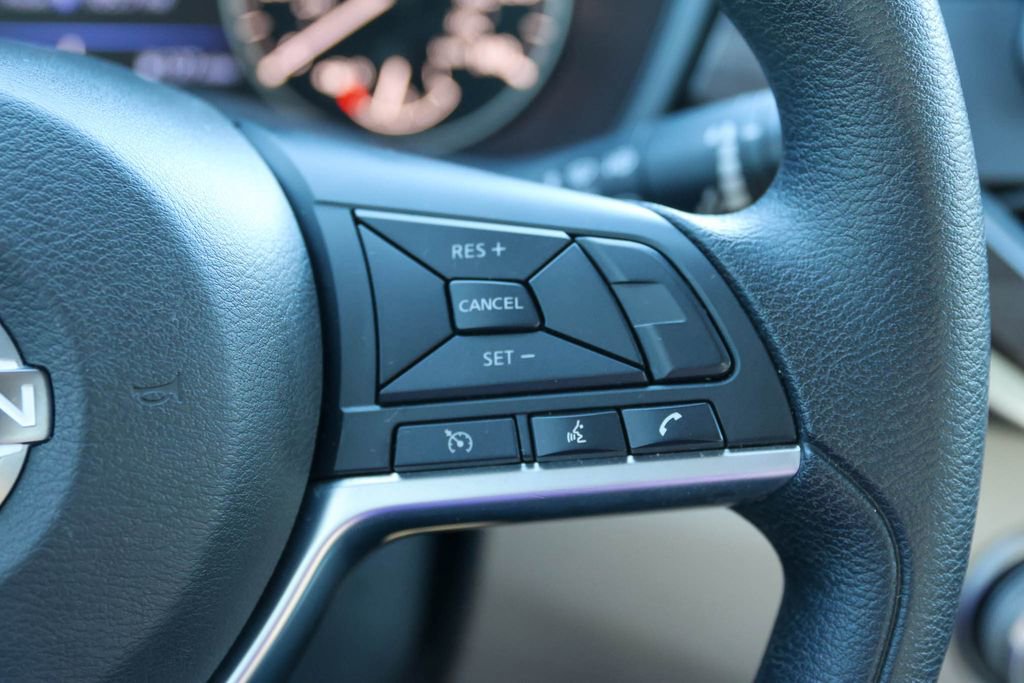 Used 2025 Nissan Altima 2.5 SV image 25