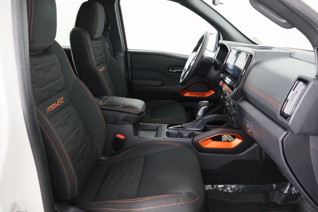 Used 2025 Nissan Frontier PRO-4X w/ Interior Protection Package image 19