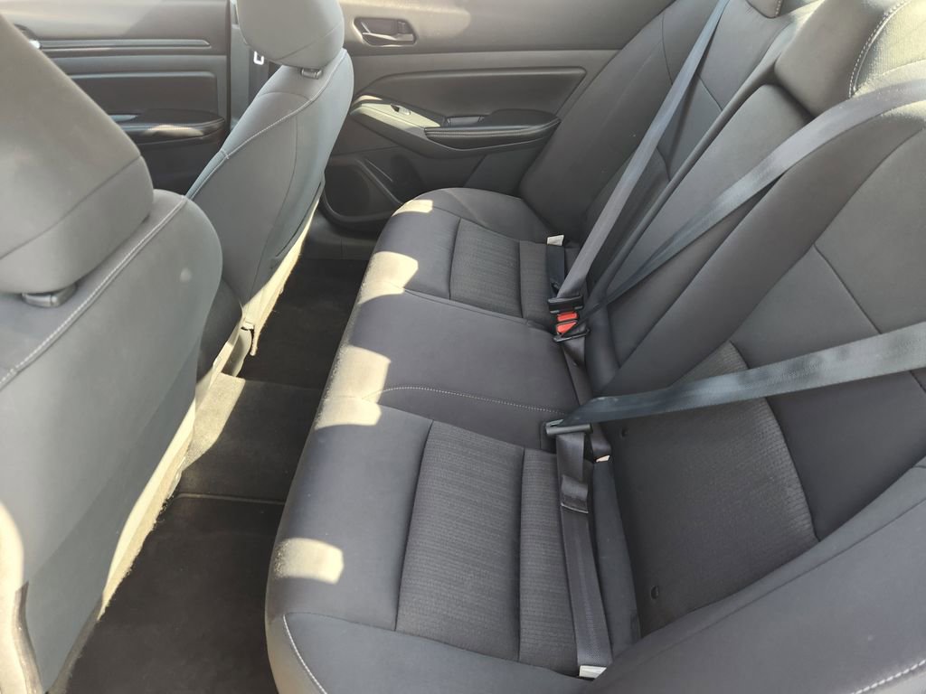 Used 2024 Nissan Altima 2.5 SV image 19