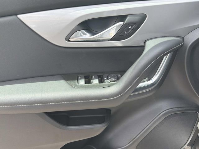 Used 2025 Chevrolet Blazer LT AWD/4WD image 24