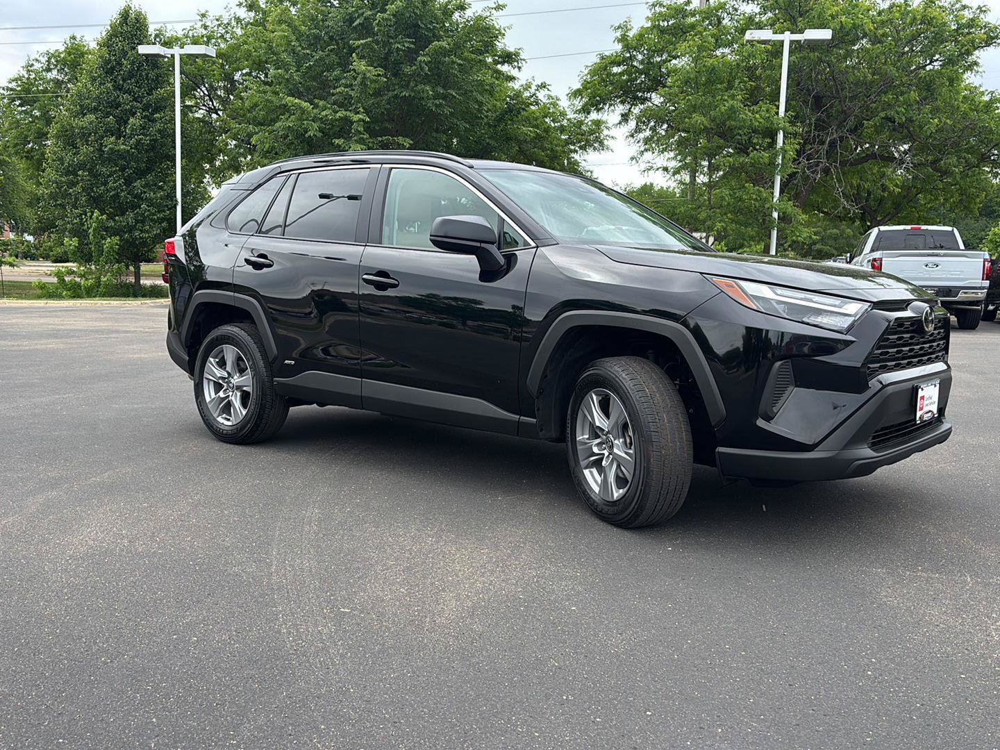 Used 2025 Toyota RAV4 LE AWD/4WD image 8