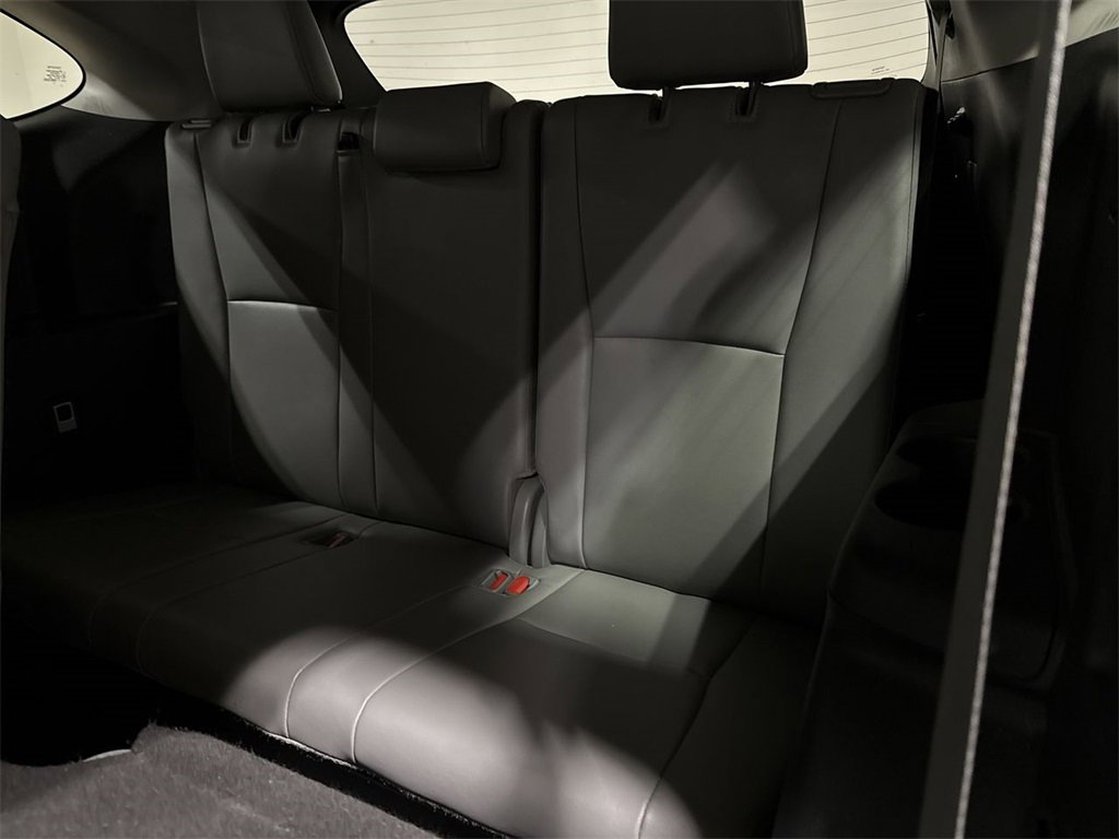 Used 2021 Toyota Highlander XLE image 29