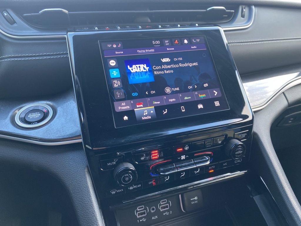 Used 2023 Jeep Grand Cherokee L Laredo image 13