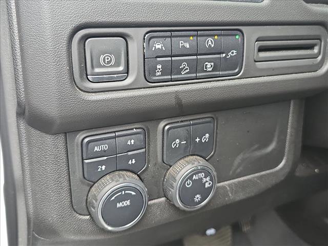 Used 2022 Chevrolet Suburban Z71 w/ Luxury Package image 8