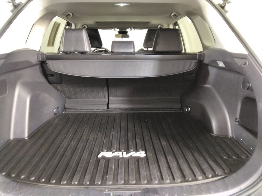 Used 2021 Toyota RAV4 XLE Premium image 12