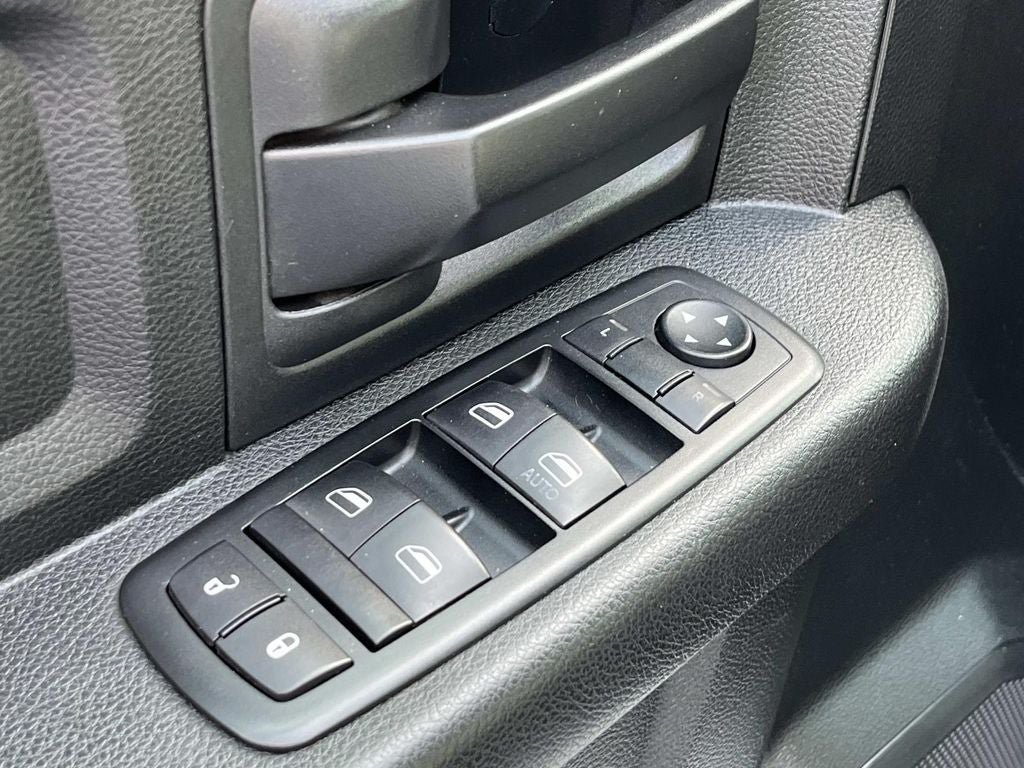 Used 2014 RAM 3500 Tradesman w/ Chrome Appearance Group RWD image 25