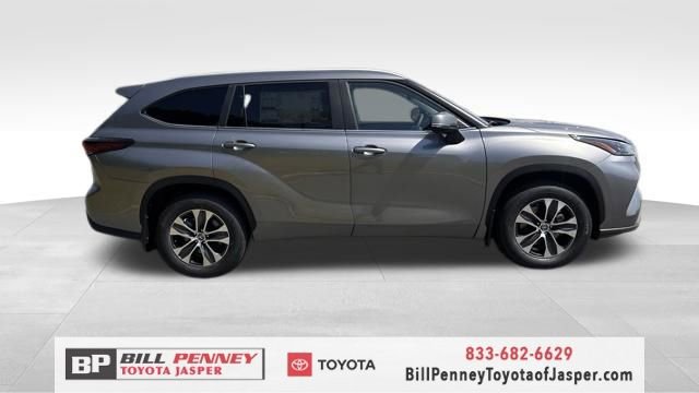 New 2026 Toyota Highlander XLE image 6