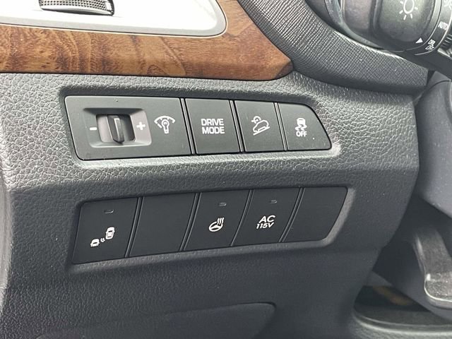 Used 2018 Hyundai Santa Fe Limited image 19