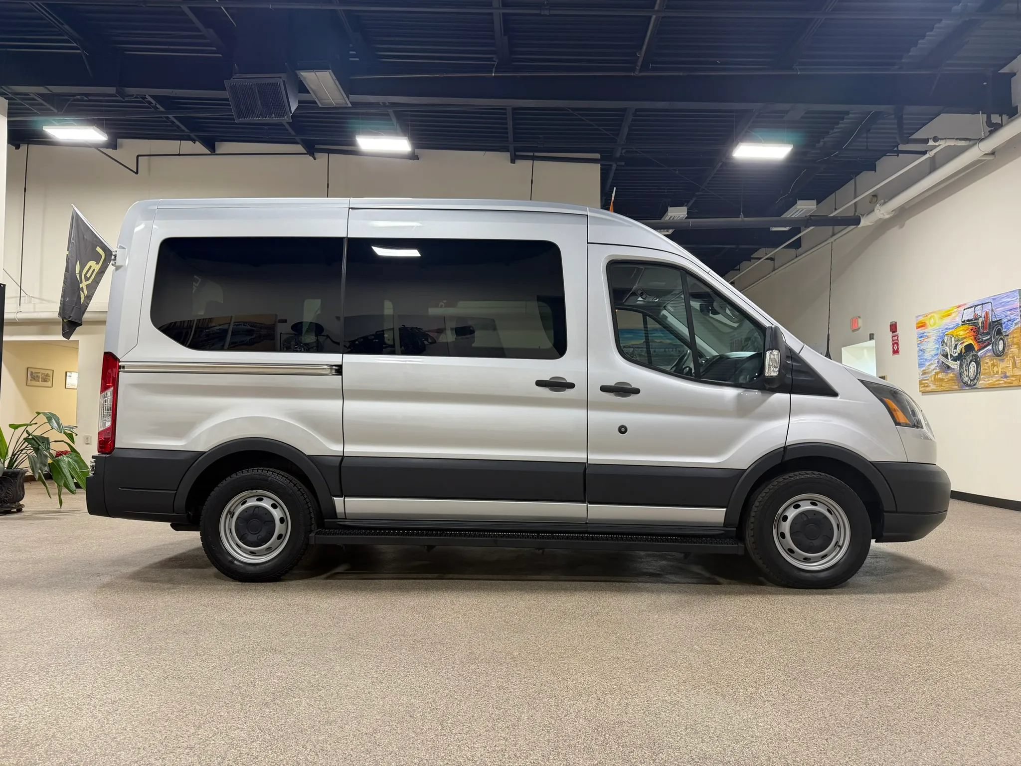 Used 2015 Ford Transit 150 XL RWD image 7