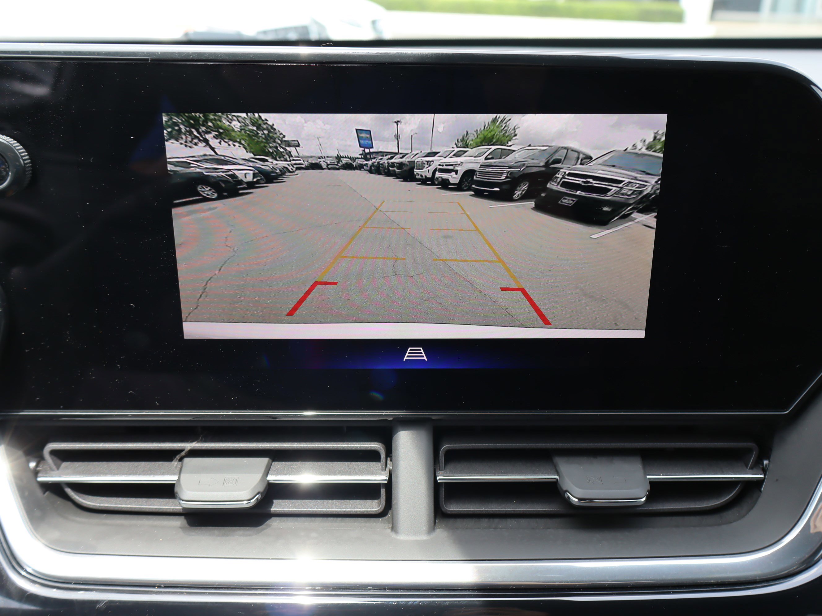 Certified 2024 Chevrolet Trax RS w/ Sunroof Package FWD image 28