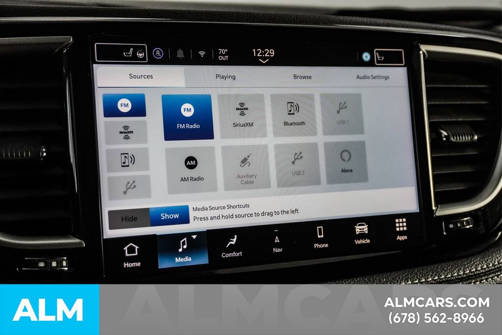 Used 2024 Chrysler Pacifica Select image 38