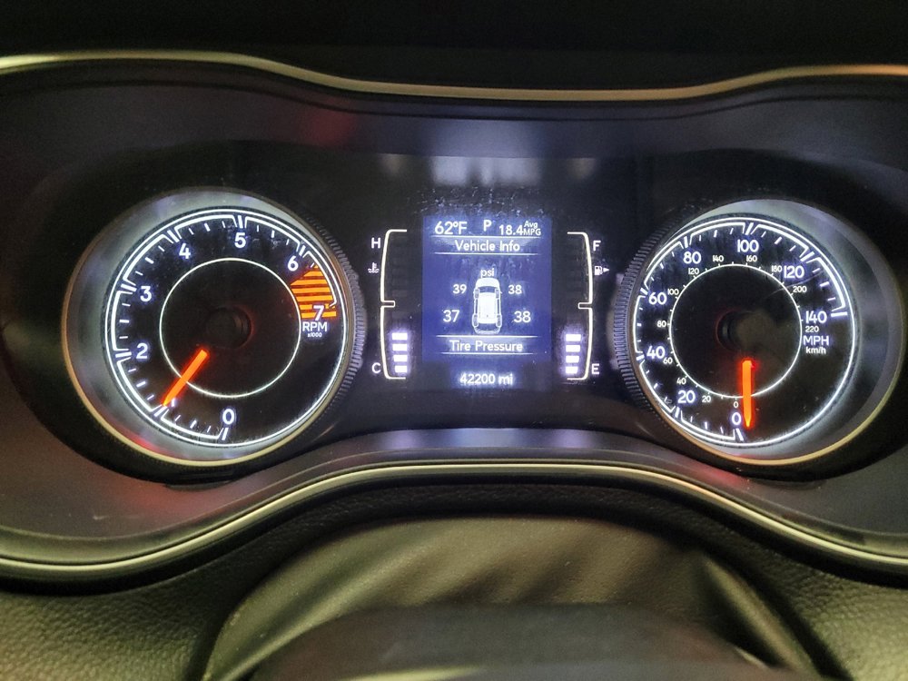 Used 2019 Jeep Cherokee Latitude Plus w/ Comfort/Convenience Group image 23