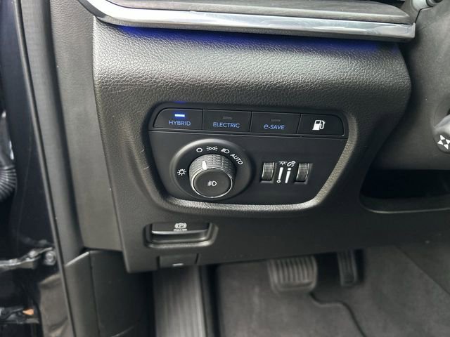 Used 2023 Jeep Grand Cherokee Overland w/ Luxury Tech Group IV image 17