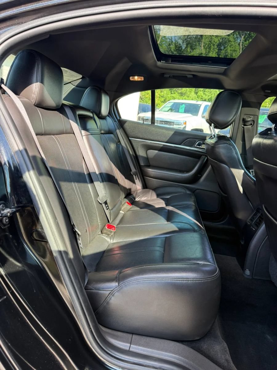 Used 2013 Lincoln MKS AWD image 16