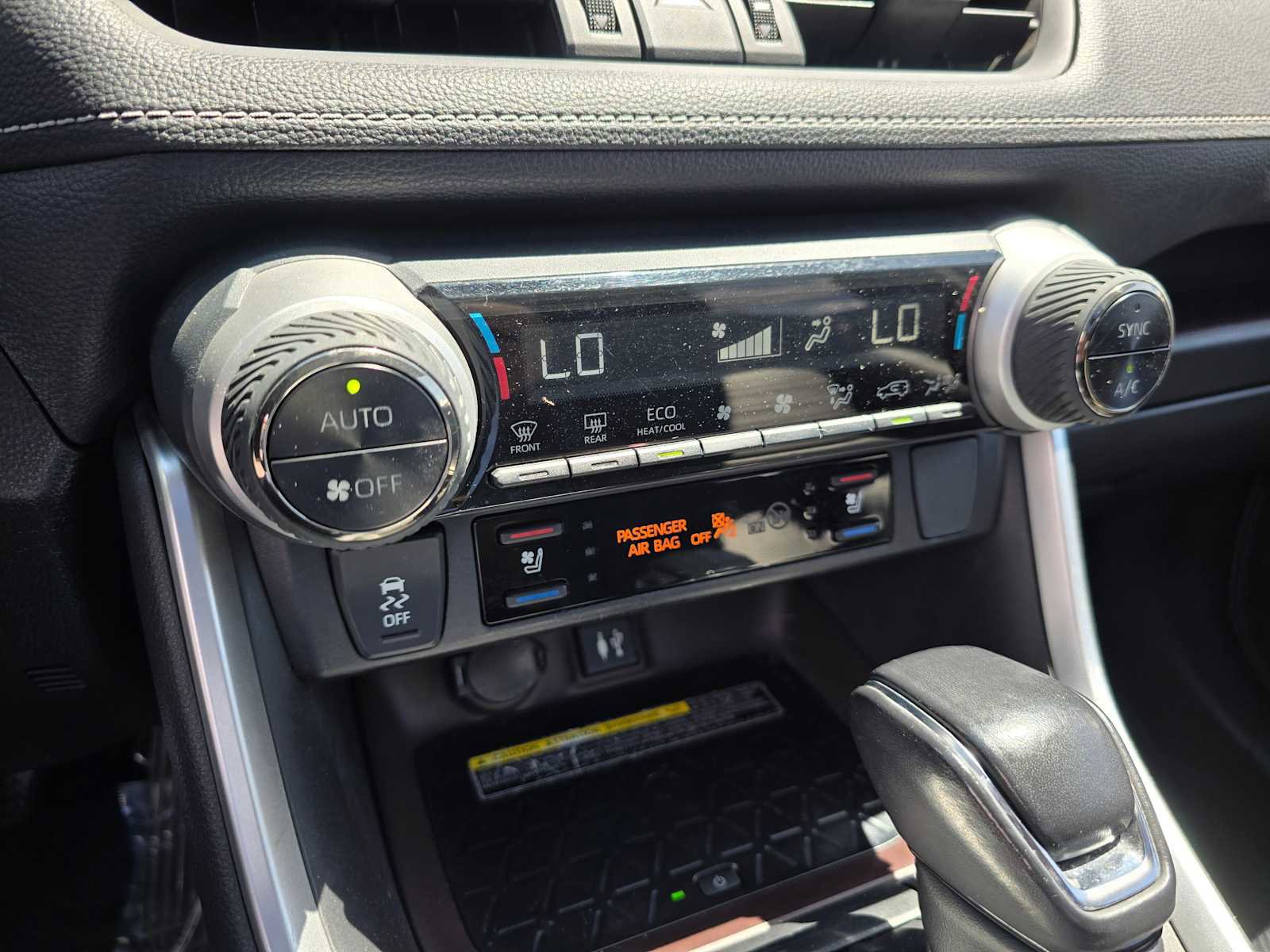 Used 2019 Toyota RAV4 Limited AWD/4WD image 30