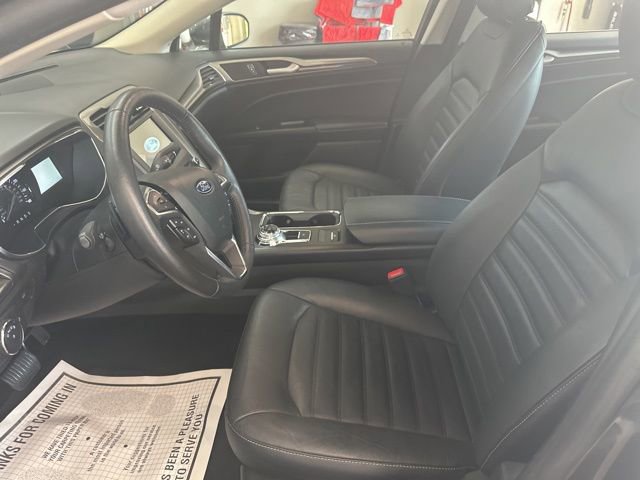 Used 2018 Ford Fusion SE w/ Fusion SE Technology Package FWD image 9