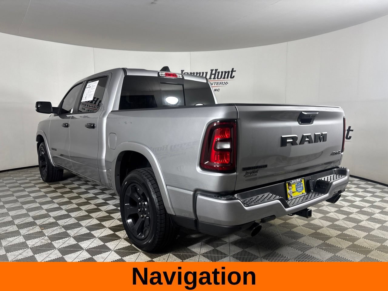 Used 2025 RAM 1500 Big Horn AWD/4WD image 9