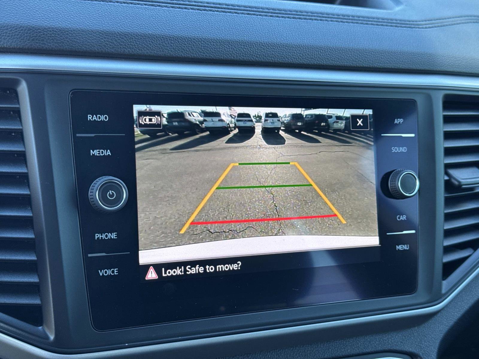 Used 2021 Volkswagen Atlas Cross Sport SE w/ Cross Sport MDO Package image 17