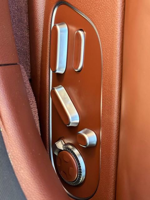 Used 2023 Genesis G90 3.5T image 37