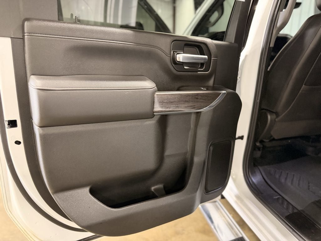 Used 2020 Chevrolet Silverado 2500 LTZ w/ LTZ Premium Package image 12