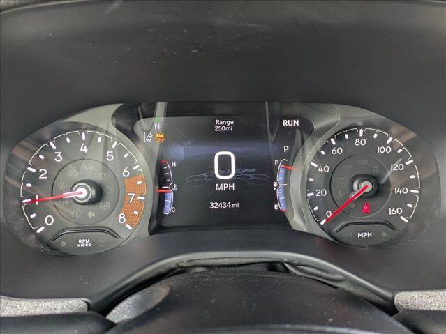 Used 2025 Jeep Compass Latitude w/ Sun & Sound Group image 11