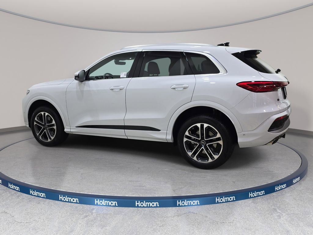 Certified 2025 Audi Q5 Premium w/ Convenience Package image 8