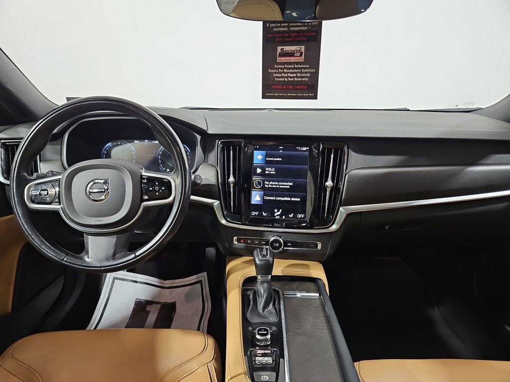 Used 2017 Volvo V90 T6 Cross Country AWD/4WD image 12