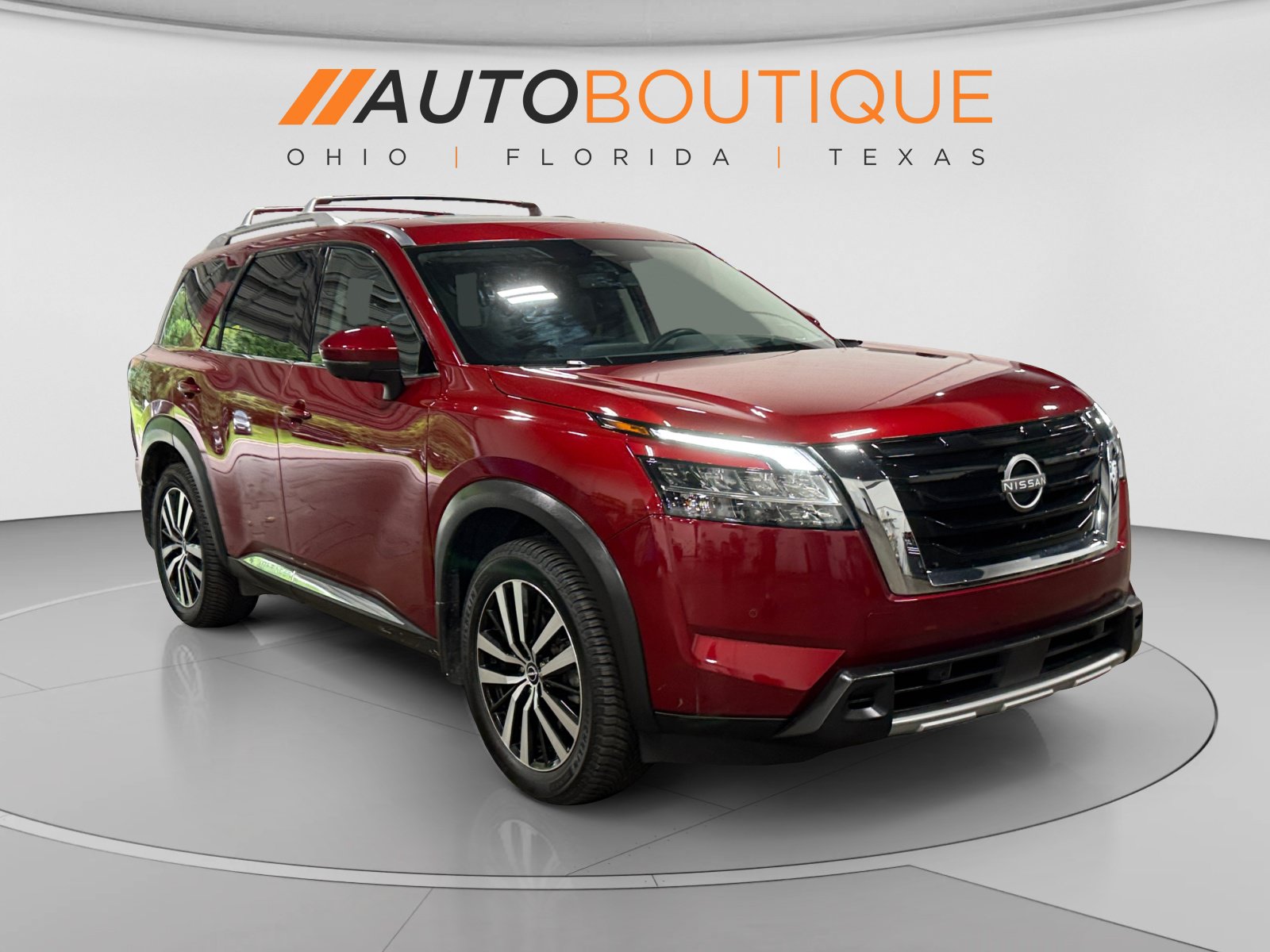 Used 2024 Nissan Pathfinder Platinum w/ Cargo Package AWD/4WD image 8