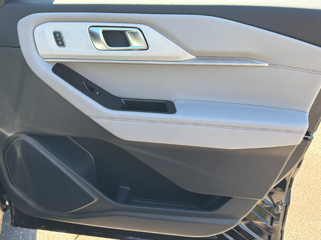 New 2027 Ford Explorer Active w/ Active Comfort Package RWD image 15