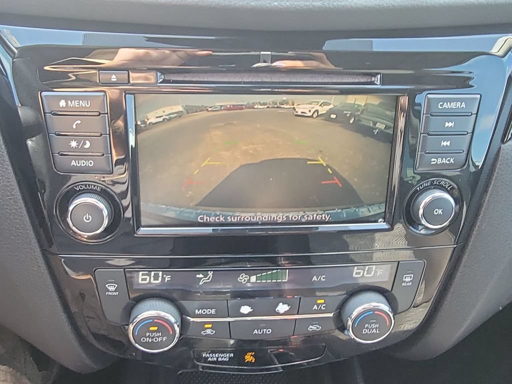 Used 2022 Nissan Rogue Sport SV FWD image 14
