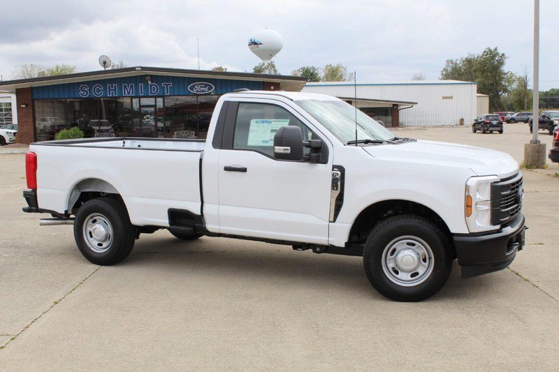 New 2026 Ford F250 XL image 3