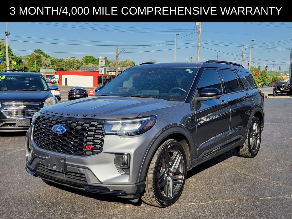 Used 2025 Ford Explorer ST AWD/4WD image 2