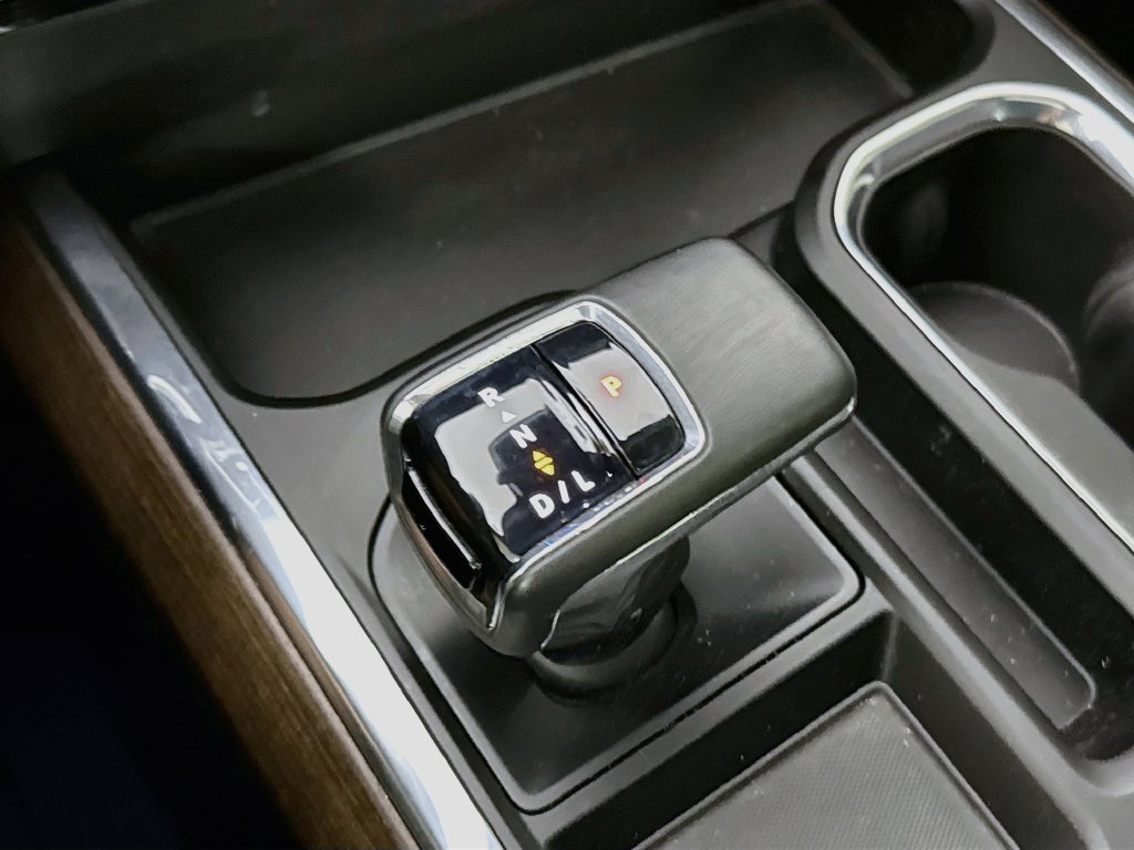 Used 2023 Chevrolet Silverado 1500 High Country w/ Technology Package AWD/4WD image 17
