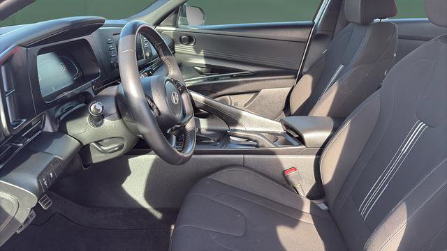Used 2025 Hyundai Elantra Sport FWD image 22