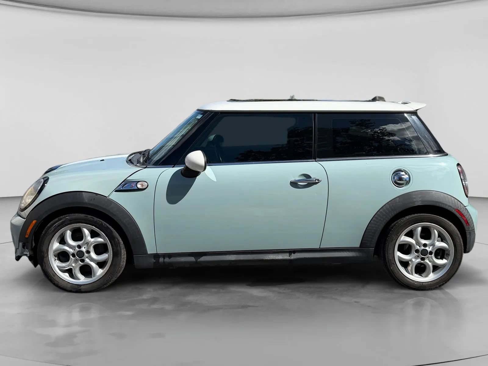 Used 2011 MINI Cooper S FWD image 2