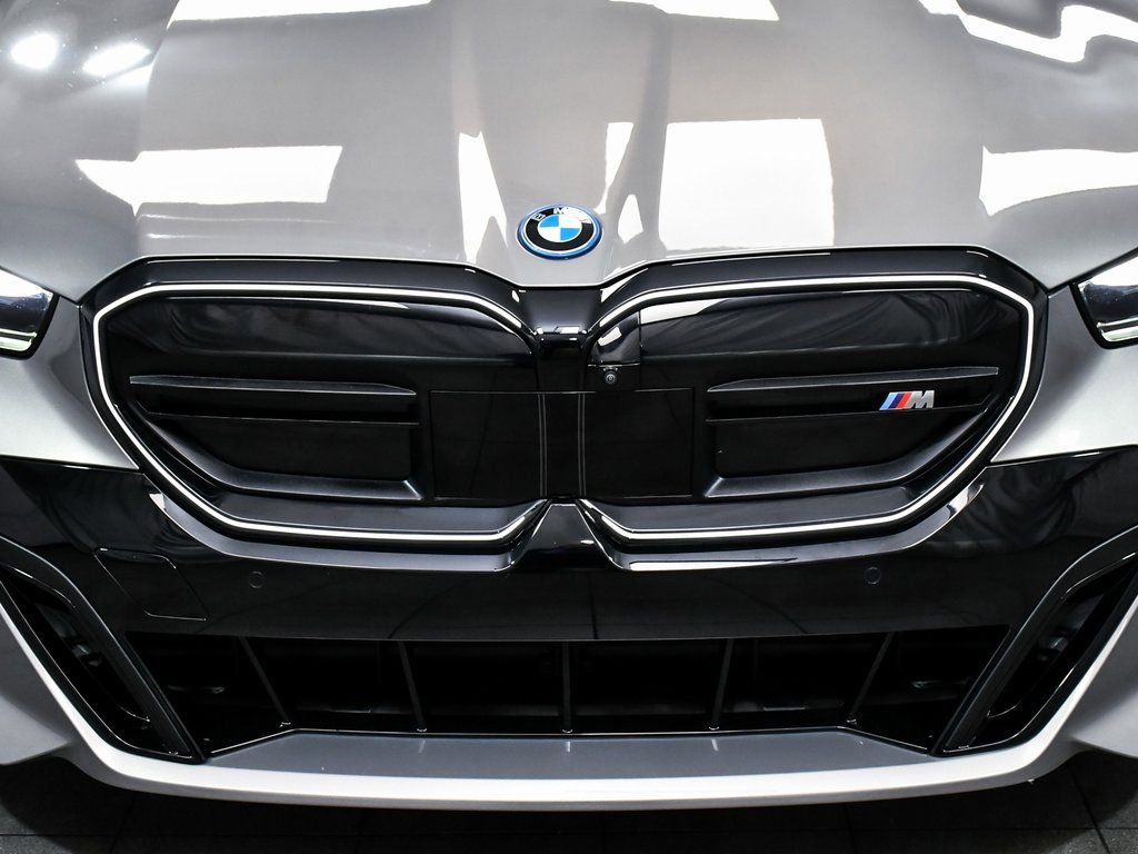 Used 2025 BMW i5 M60 w/ Executive Package image 87