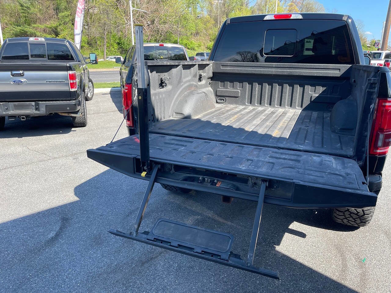 Used 2016 Ford F150 Limited w/ Trailer Tow Package image 8