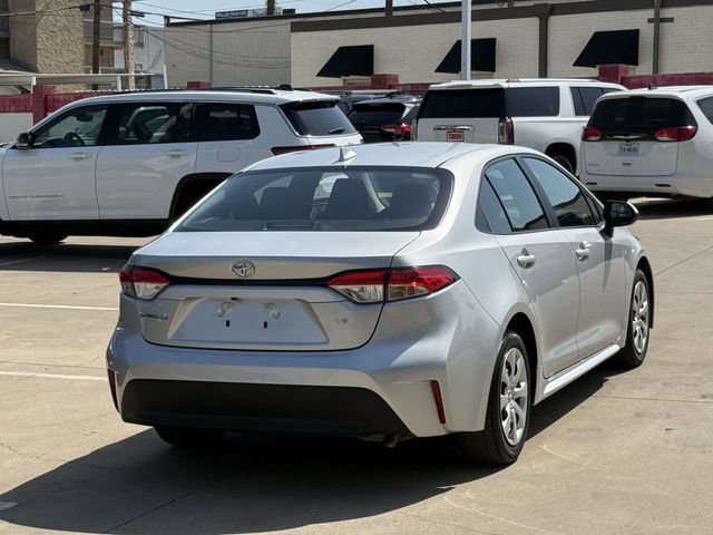 Used 2025 Toyota Corolla LE FWD image 4