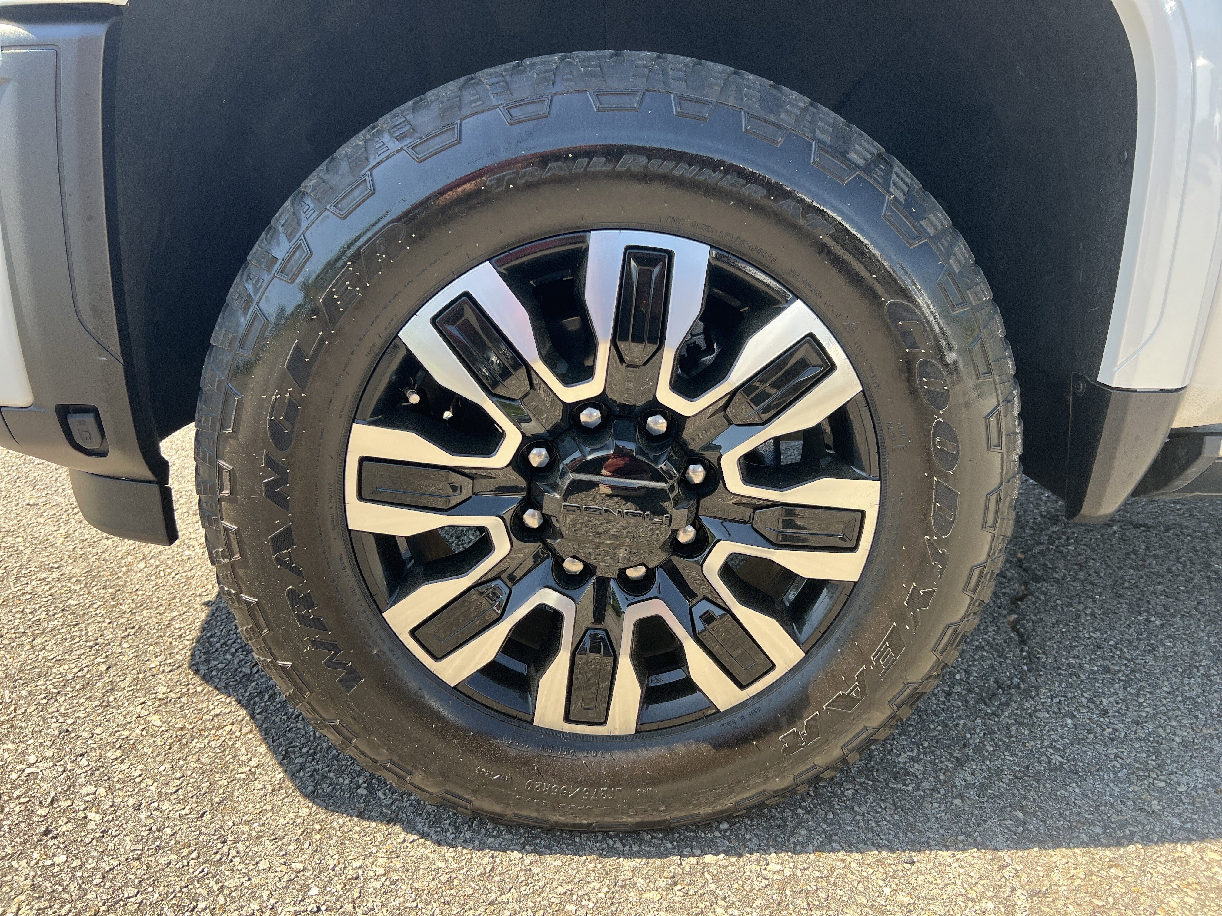 Used 2024 GMC Sierra 2500 Denali Ultimate w/ Max Trailering Package image 12