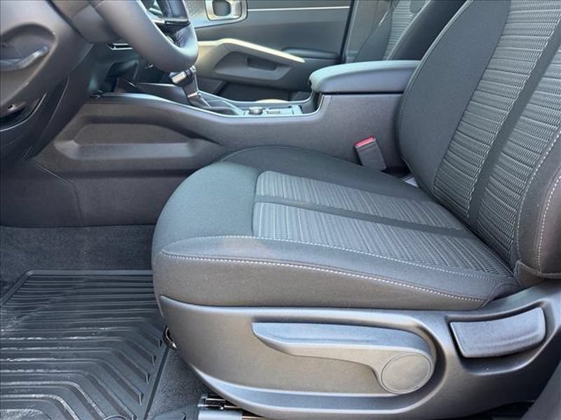 New 2026 Kia Sorento LX FWD image 11