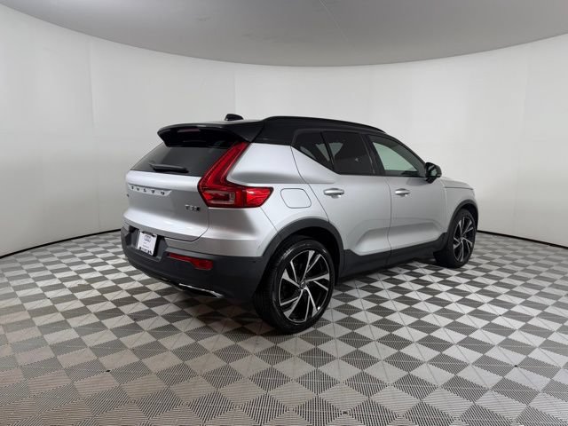 Used 2019 Volvo XC40 T5 R-Design AWD/4WD image 7
