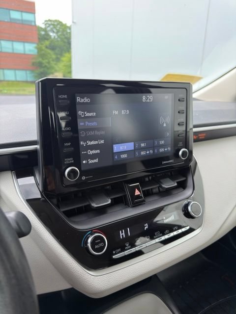 Used 2022 Toyota Corolla LE FWD image 14