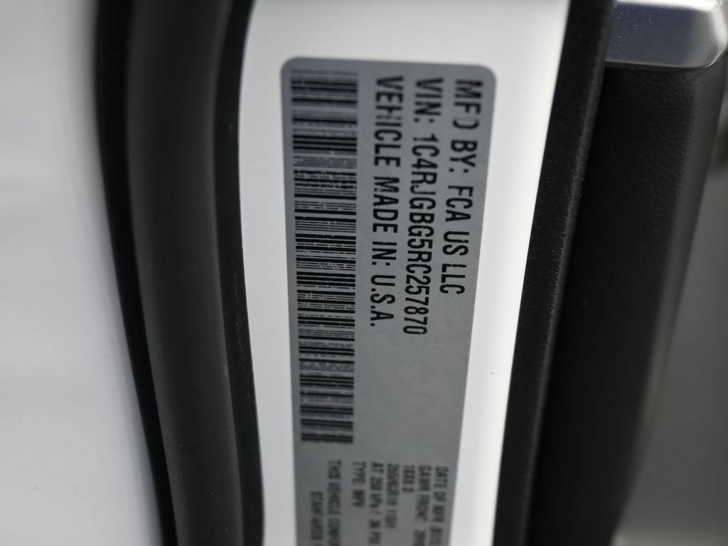 Used 2024 Jeep Grand Cherokee Limited RWD image 19