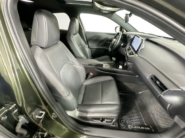 Used 2024 Lexus UX 250h AWD w/ Premium Package image 29