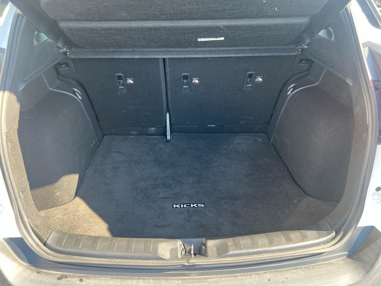 Used 2020 Nissan Kicks SR FWD image 12