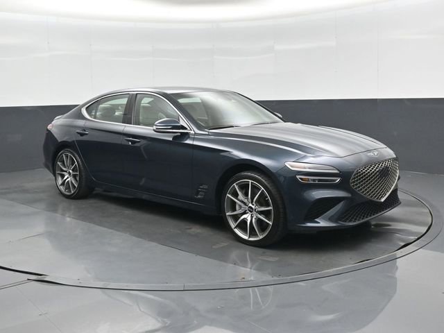 Used 2025 Genesis G70 2.5T image 1