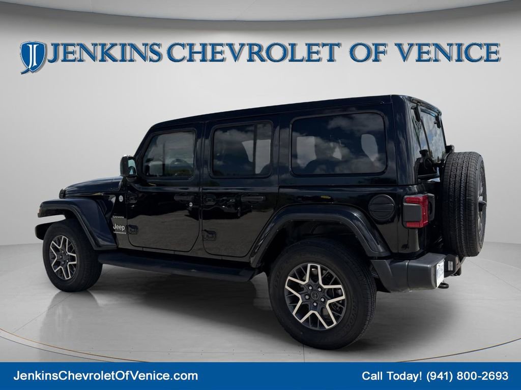 Used 2024 Jeep Wrangler Unlimited Sahara w/ Technology Group AWD/4WD image 8