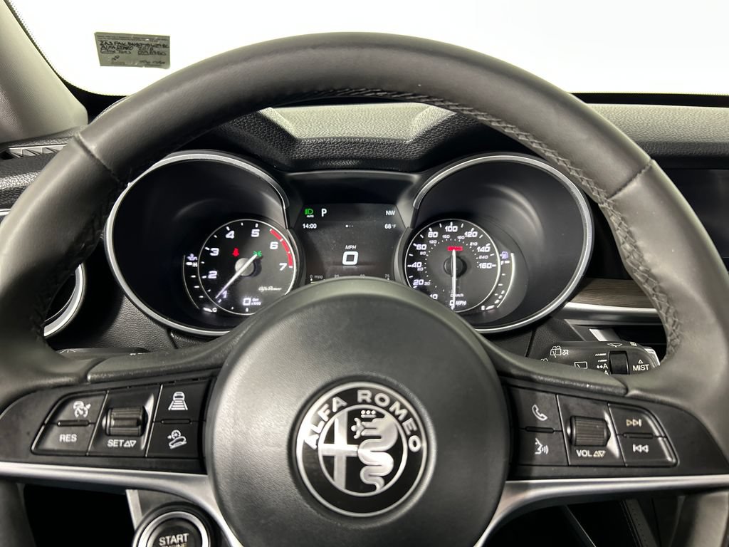 Used 2018 Alfa Romeo Stelvio Ti AWD/4WD image 13
