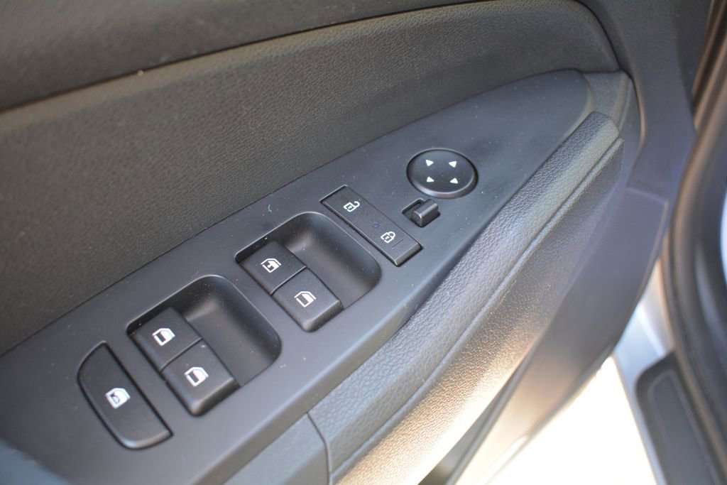Used 2023 Kia Sportage LX AWD/4WD image 8