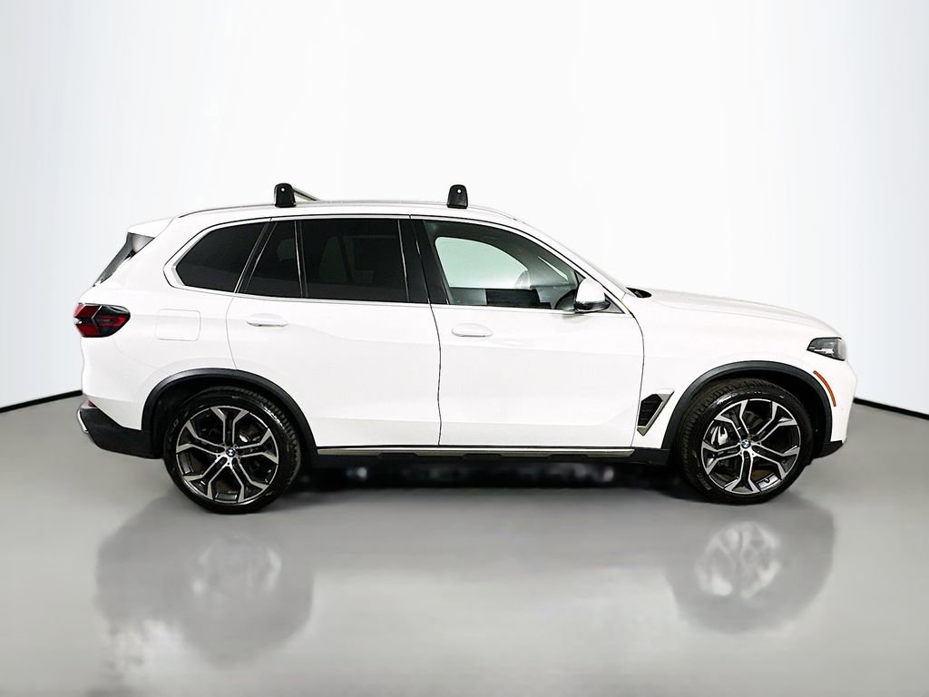 Used 2024 BMW X5 xDrive40i w/ Parking Assistance Package image 7